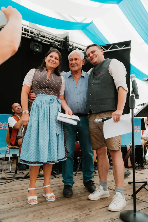 Schmalzlerfest Perlesreut 2025 Sonntag: Schnupferwettbewerb, Verlosung, d Noudnigln Foto 2501528